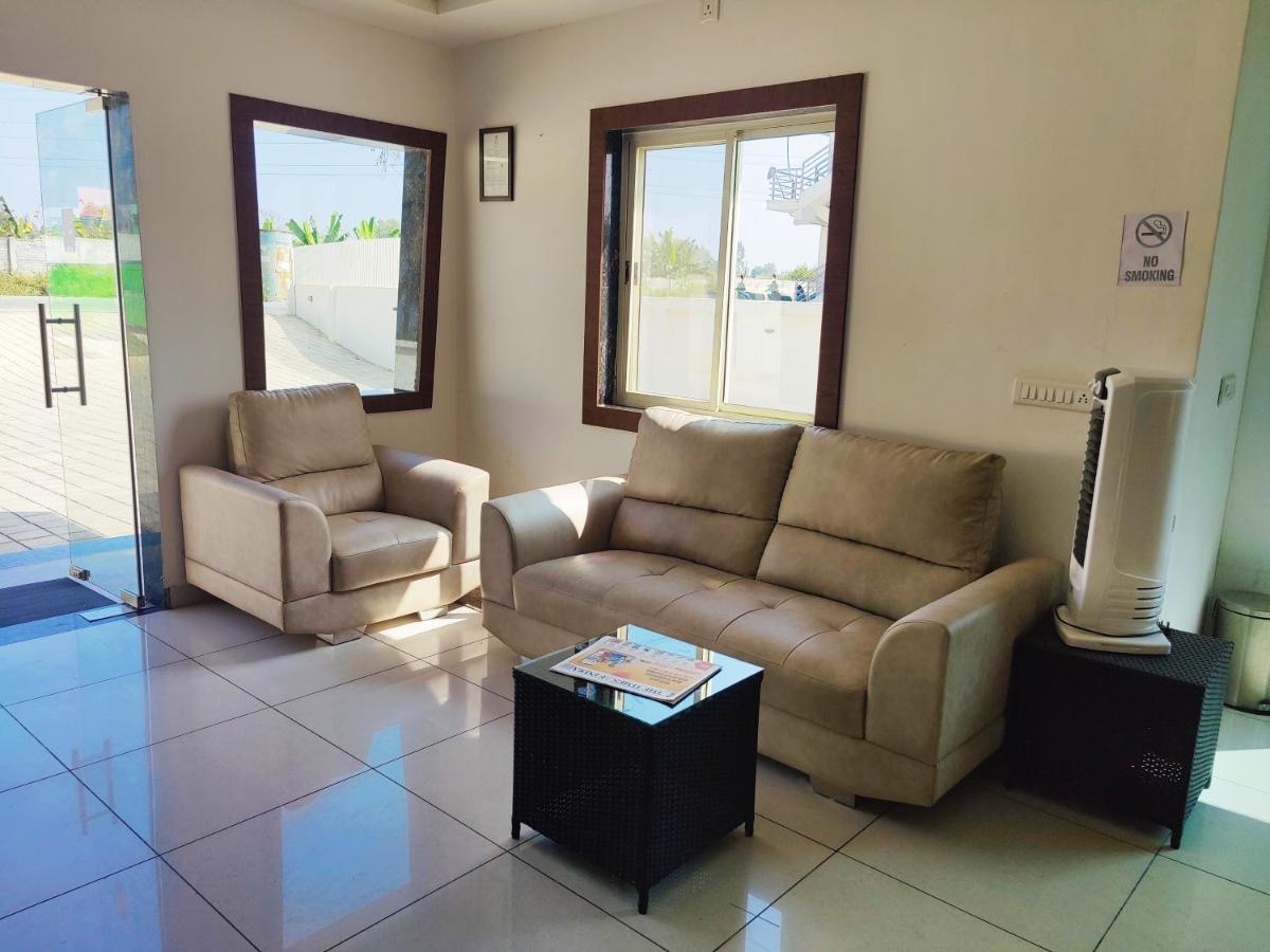 Hotel Airport City Dod Jala Ngoại thất bức ảnh